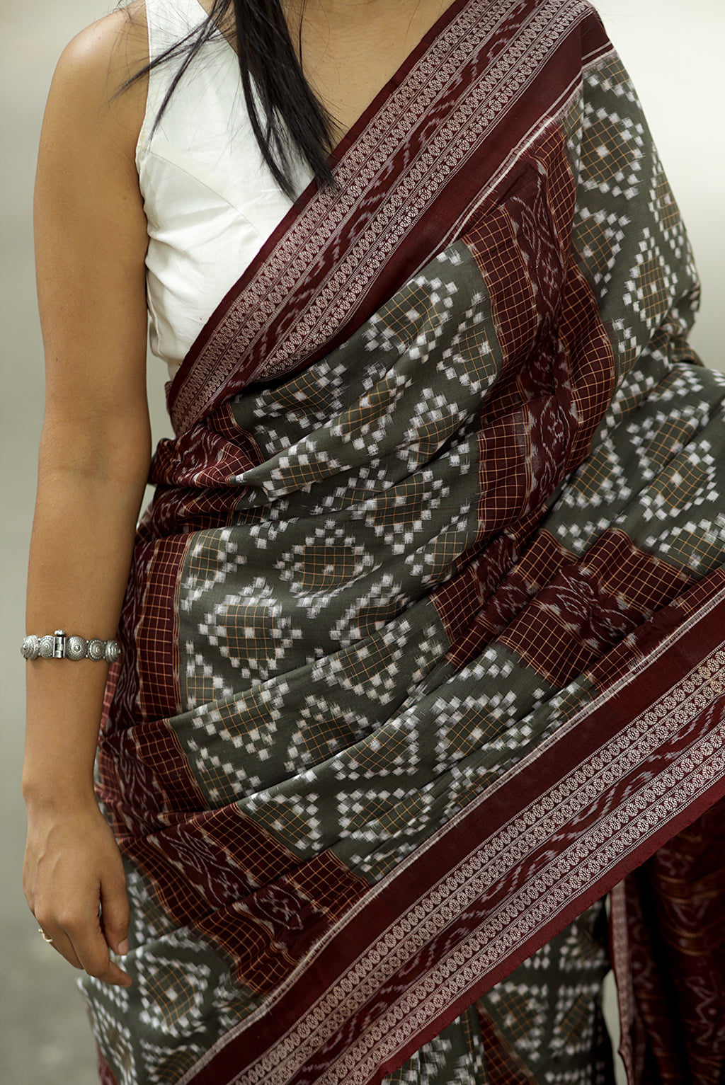 Grey Sambalpuri Cotton Saree | Mini Pasapalli Ikat – Pasapali