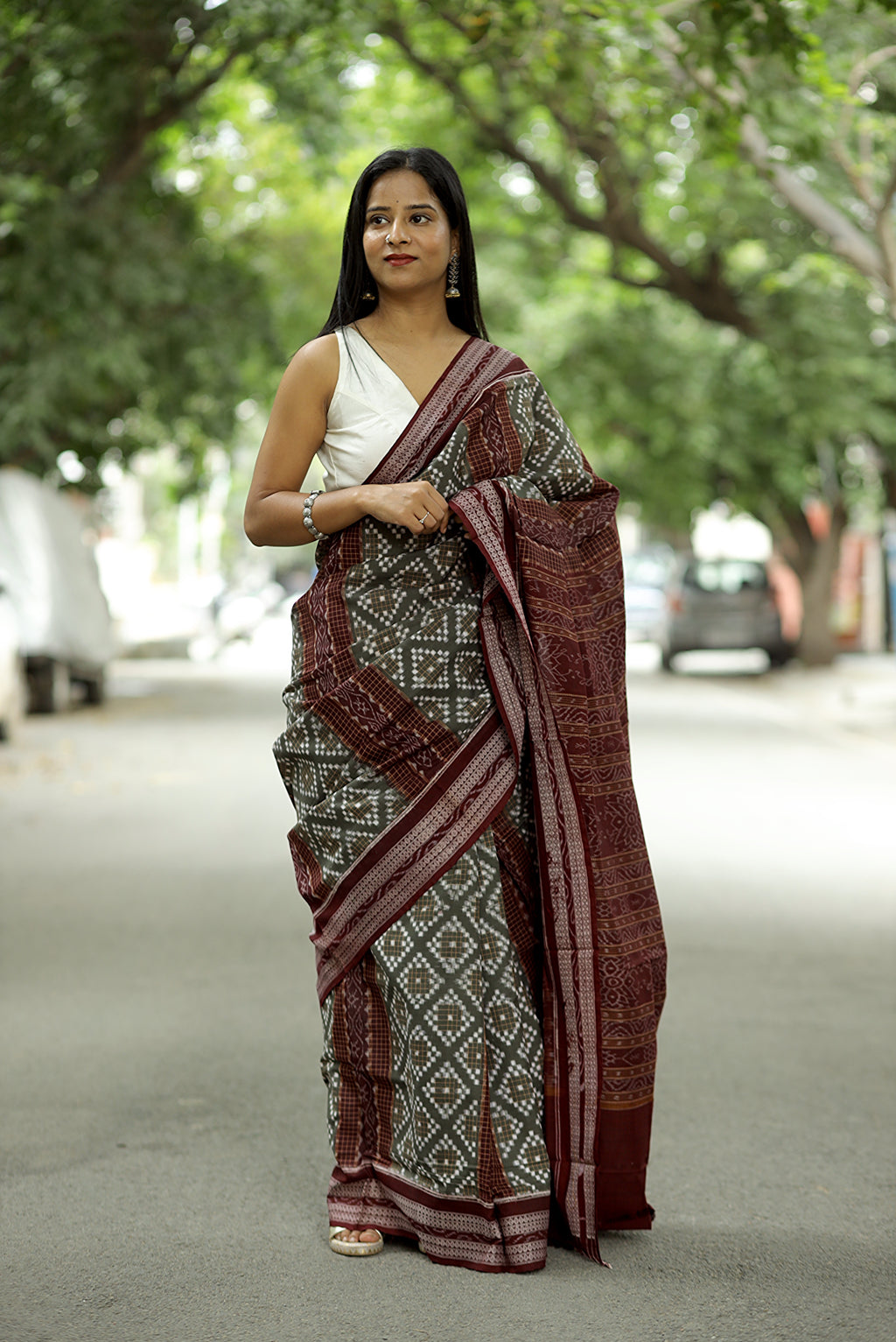 Grey Sambalpuri Cotton Saree | Mini Pasapalli Ikat – Pasapali
