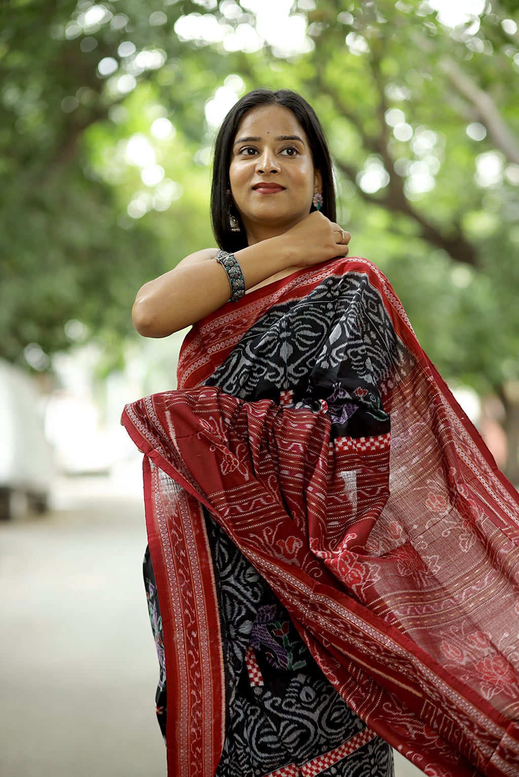 Black Sambalpuri Cotton Saree | Mayur Pasapali Ikat – Pasapali