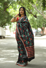 Load image into Gallery viewer, LAAL MANDAAR - MULBERRY SAMBALPURI SILK
