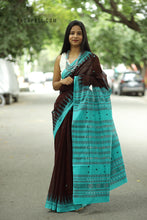 Load image into Gallery viewer, Teal Tara - Cotton Phoda Kumbha Sambalpuri Saree with Fish &amp; Flower Ikat Pallu
