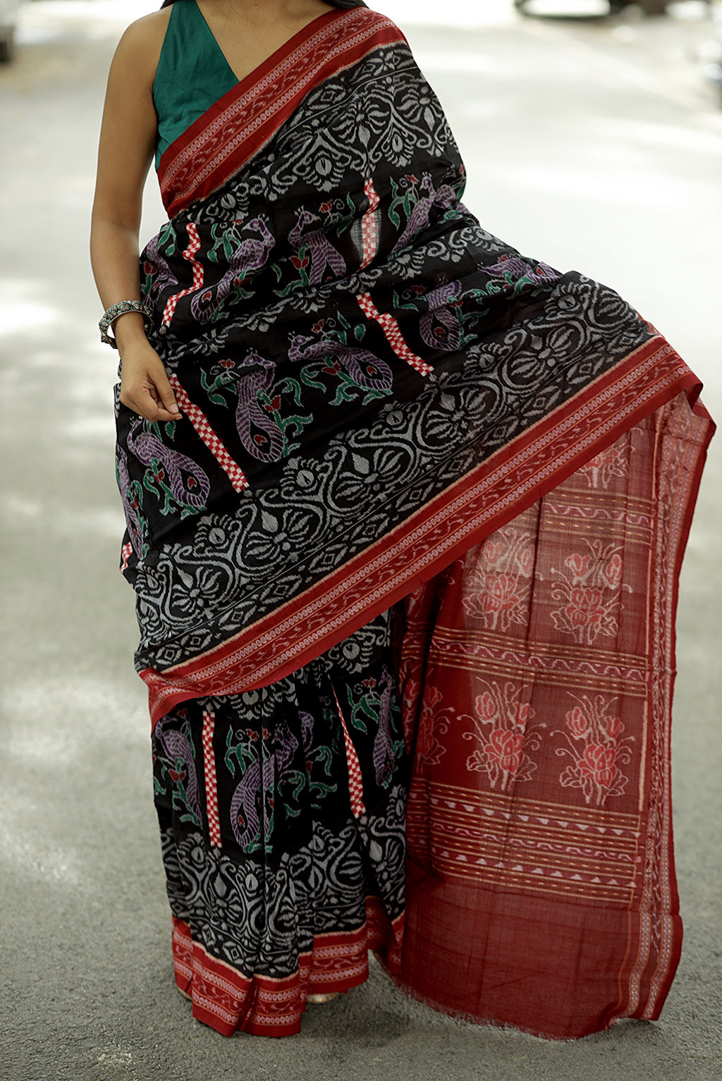 Black Sambalpuri Cotton Saree | Mayur Pasapali Ikat – Pasapali