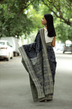Load image into Gallery viewer, Black Bandha Sambalpuri Saree with Jhuti Chakra Motifs – Pasapali

