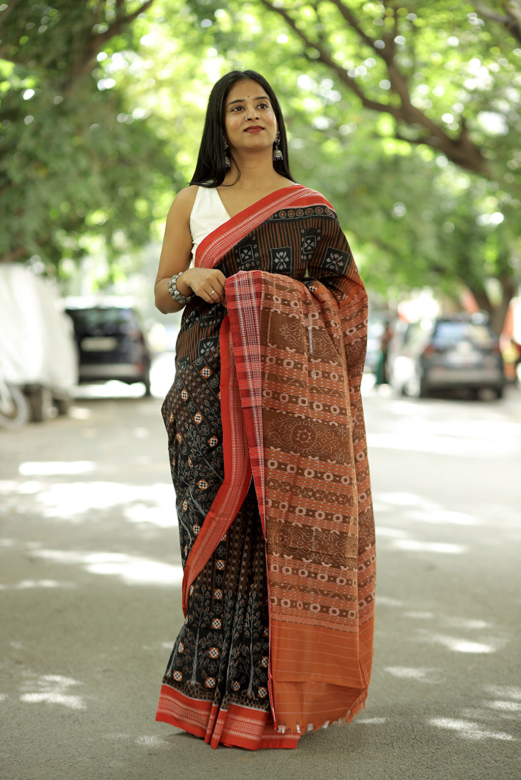 Black Sambalpuri Cotton Saree | Double Ikat Rudraksha Border – Pasapali