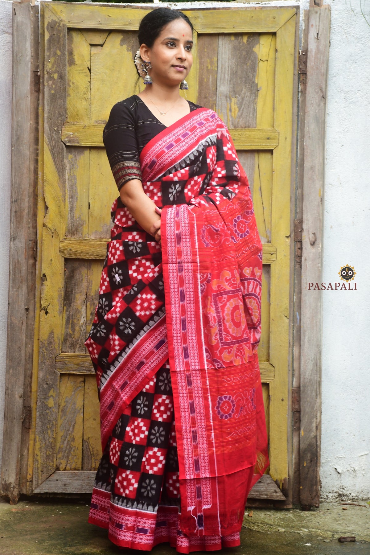 Pramodini Red Sambalpuri Handloom mercerized cotton saree with Pasapali double ikat body and rudraksha border — Pasapali