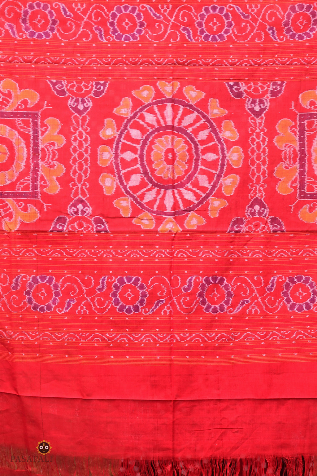 Flower buta motif detail on Pramodini Red Sambalpuri double ikat cotton saree body — Pasapali