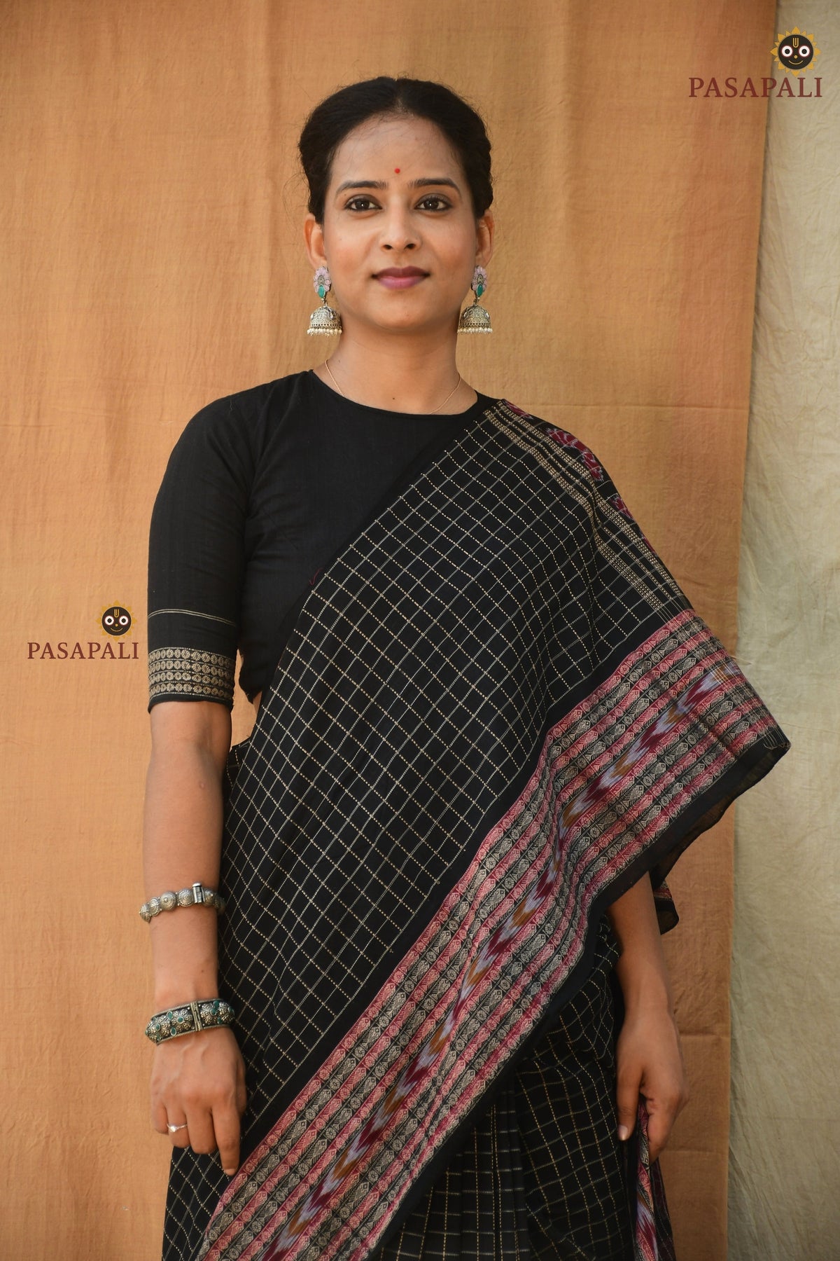 Purvasha Black Sambalpuri Bandha cotton saree full view — ikat pallu, fish border, jala checks by Bhulia weavers, Pasapali