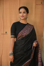 Load image into Gallery viewer, Purvasha Black Sambalpuri cotton saree pallu close-up — ikat patterns in Bandha technique, GI certified, Pasapali
