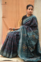 Load image into Gallery viewer, Pushpanjali mercerized cotton saree — Plula flower pallu spread close-up, Sambalpuri, Pasapali
