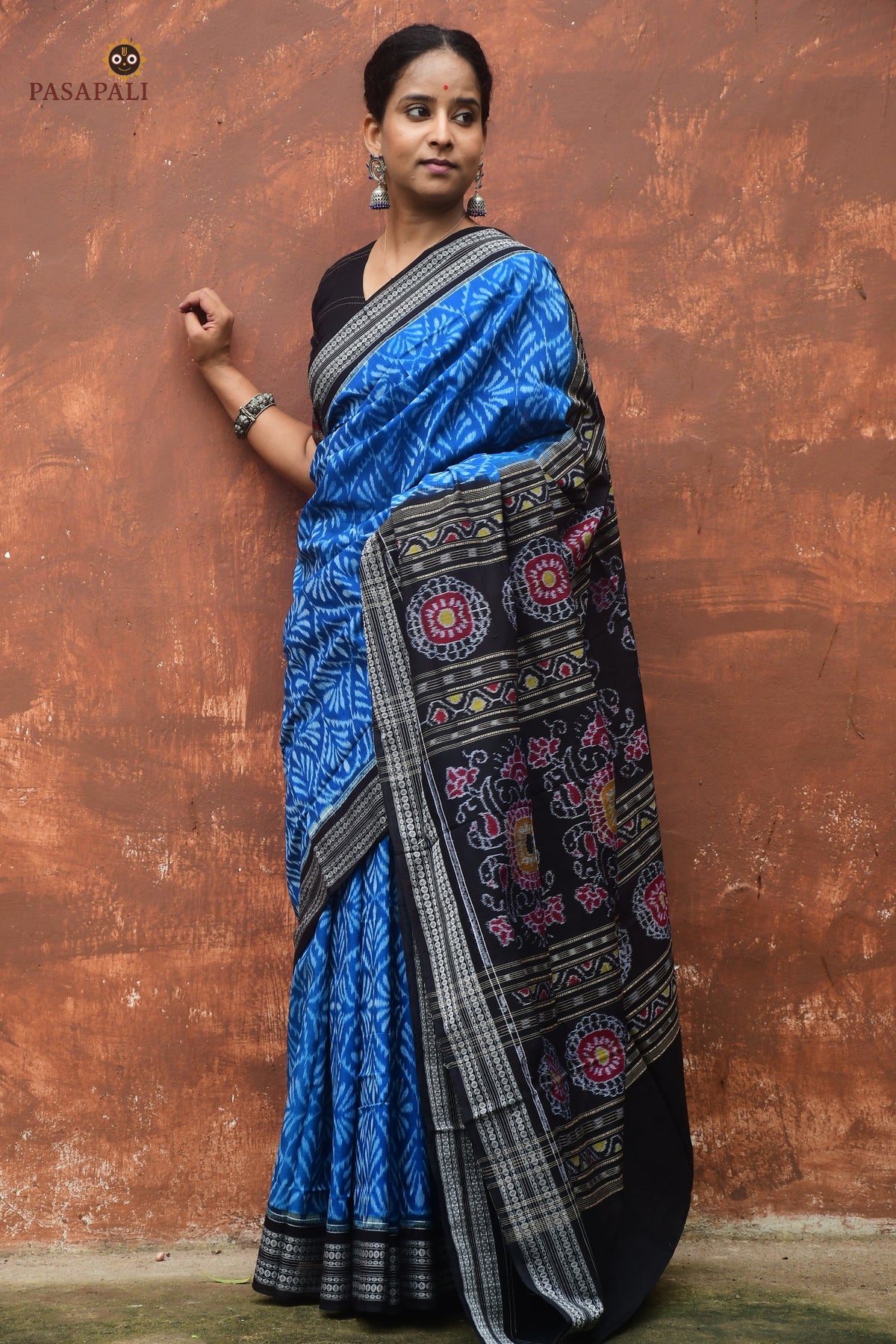 Rajani handloom drape view — authentic Sambalpuri cotton saree in blue, Bhulia weavers, Pasapali GI certified