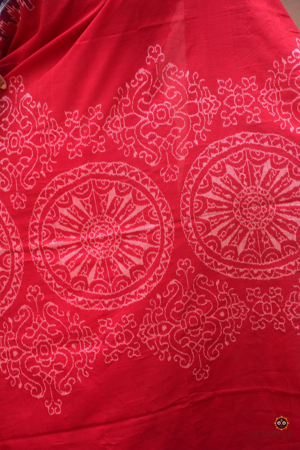 Phula jhoti motif detail on body of Ratnaprabha Sambalpuri cotton saree — Bandha resist-dyed before weaving, Odisha