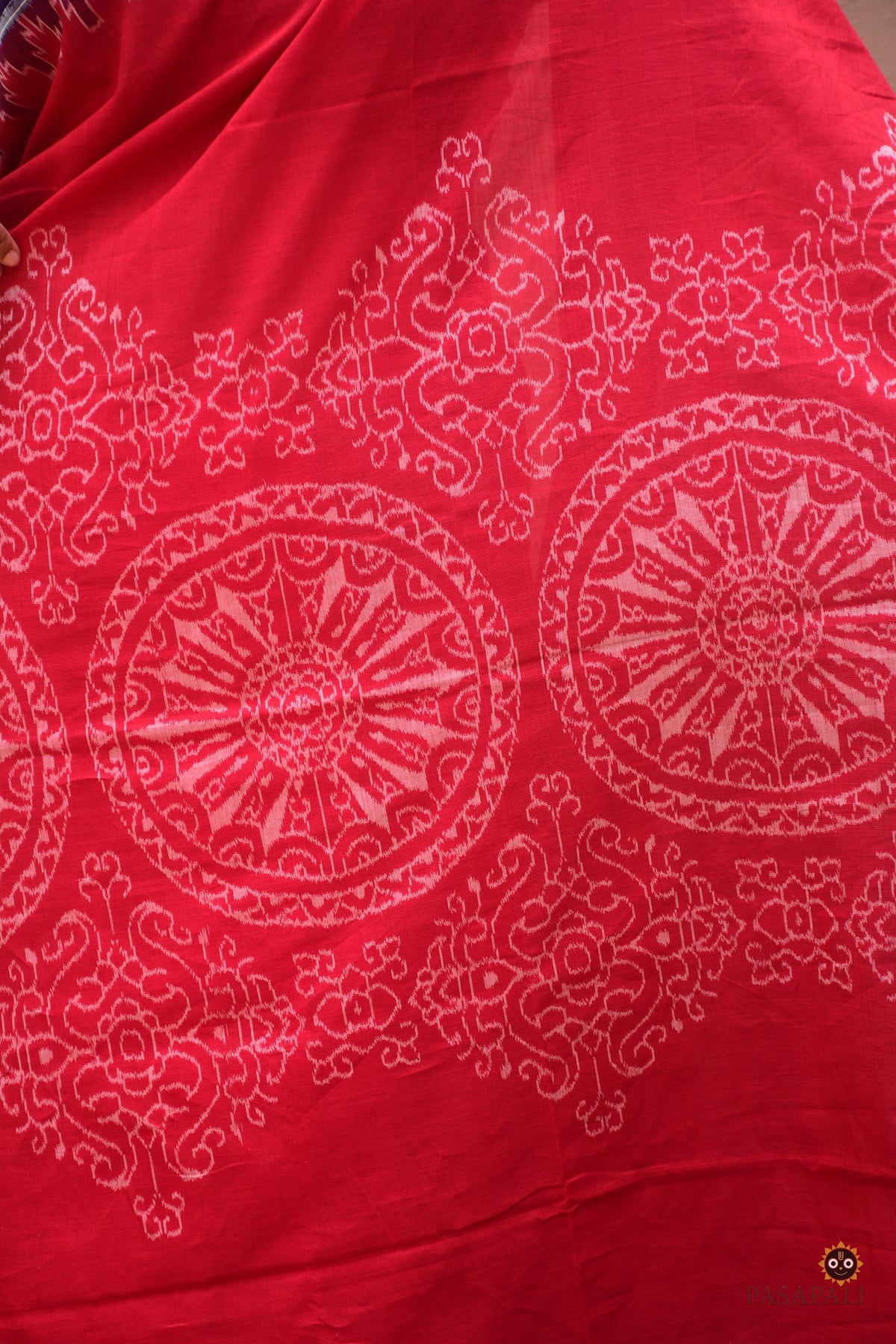 Phula jhoti motif detail on body of Ratnaprabha Sambalpuri cotton saree — Bandha resist-dyed before weaving, Odisha