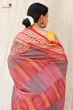 Load image into Gallery viewer, Rudraksha border close-up on Rekha Sambalpuri Bandha saree — warp and weft aligned Bandhakala technique | Pasapali
