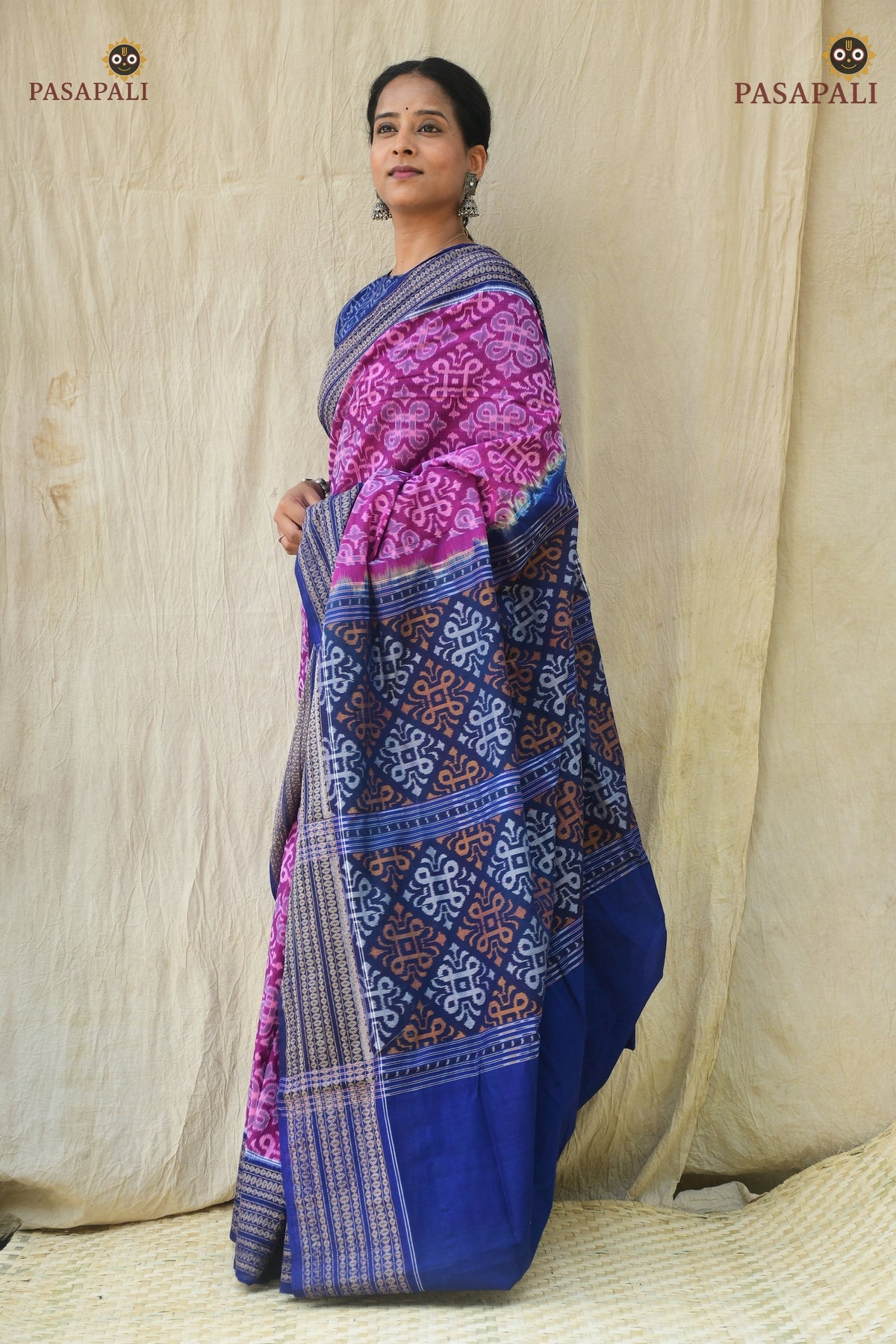 Rekha mercerized cotton Sambalpuri Bandha saree texture detail — warp 120 weft 120 thread count | Pasapali