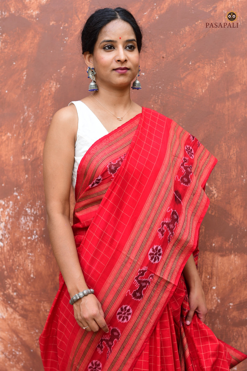 Sachipar Daanti Rudraksha border — horse motif close-up, double ikat Sambalpuri handloom, Bhulia weavers