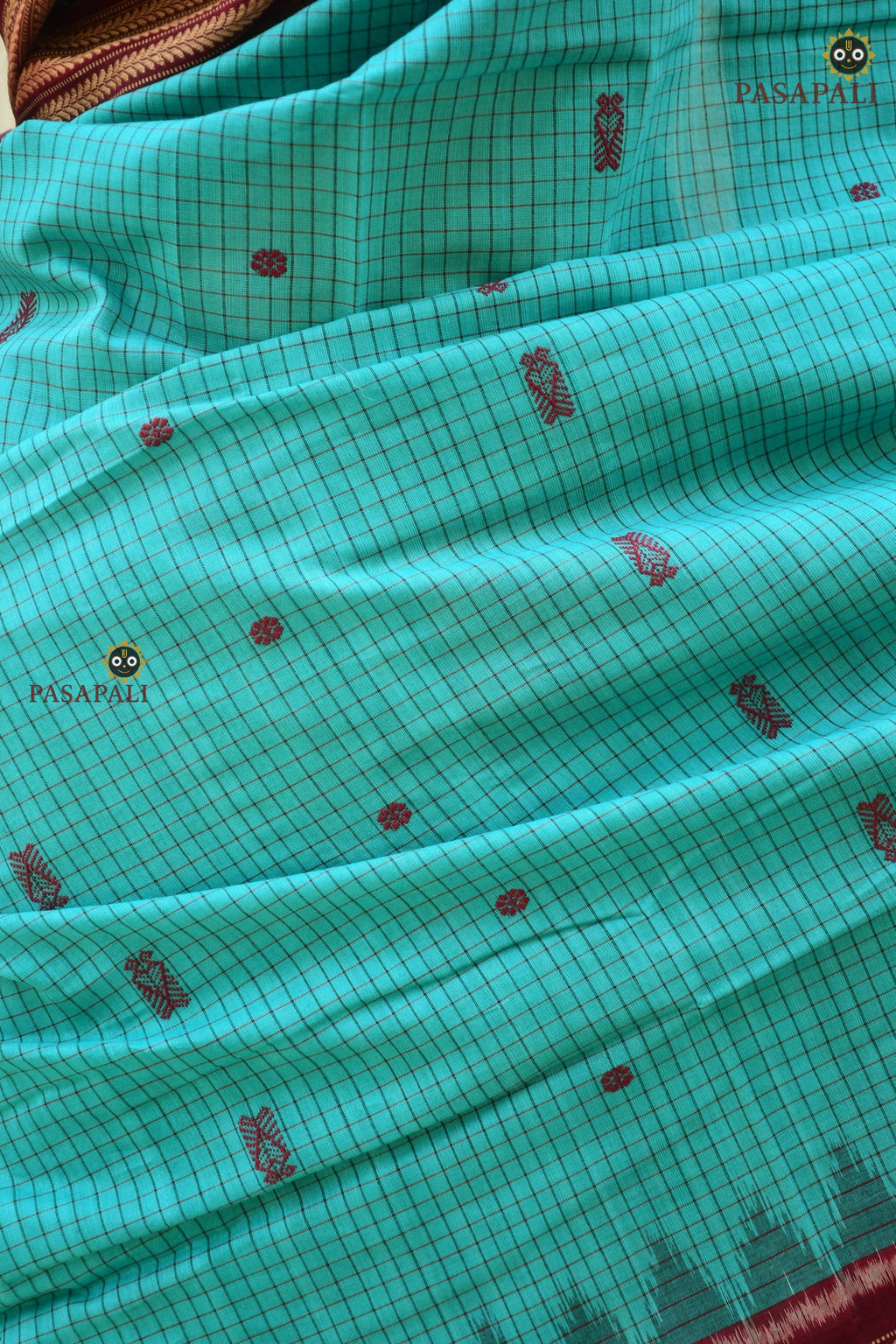 Maroon ikat border close-up on Sachipar Sambalpuri Bandha mercerized cotton saree by Pasapali — Bandhakala double ikat detail