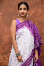 Tribal motif body weave detail — Shabari white Sambalpuri cotton saree, Bandha double ikat by Pasapali