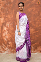 Mercerized cotton texture close-up — Shabari Sambalpuri handloom saree woven by Bhulia weavers, Pasapali