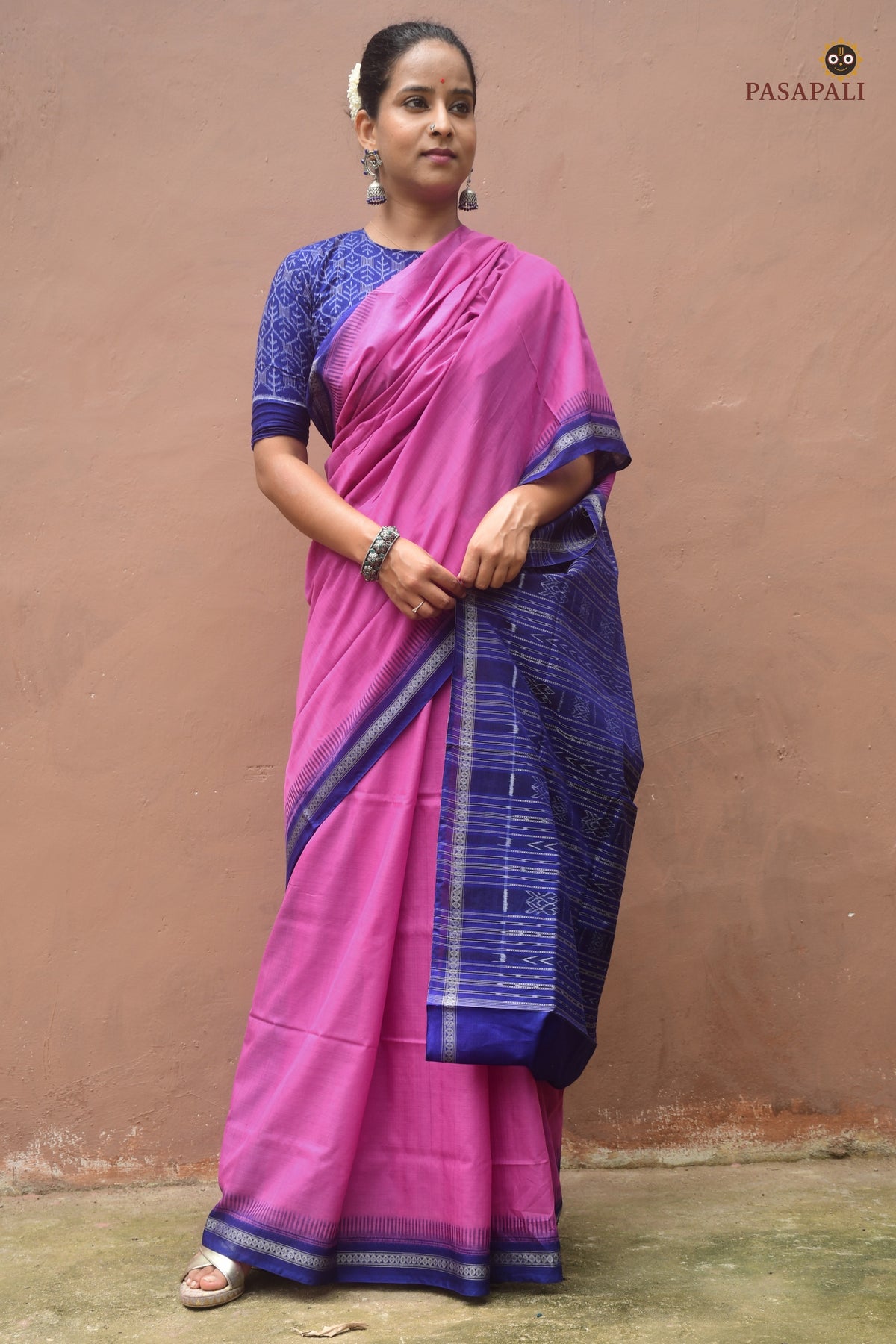 Handloom drape view of Shailabala Sambalpuri Bandha saree — pink and blue double ikat cotton. Bhulia weavers, Odisha.