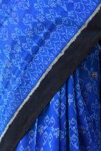 Load image into Gallery viewer, Drape detail of Shankhamayi Sambalpuri cotton saree showing ikat phula lata pallu and shankha body weave by Pasapali
