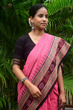 Mercerized cotton texture close-up of Sharada Sambalpuri Bandha saree — warp 120 weft 120 thread count, Pasapali