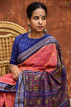 Load image into Gallery viewer, Sharmila Sambalpuri cotton saree front drape — pink body with all-over geometric flower Bandha patterns, Pasapali
