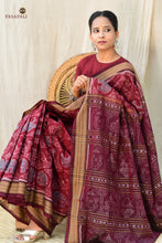 Load image into Gallery viewer, Lakshmi Pado and Laxmi Yantra pallu detail — Shri Sambalpuri cotton saree maroon, Pasapali
