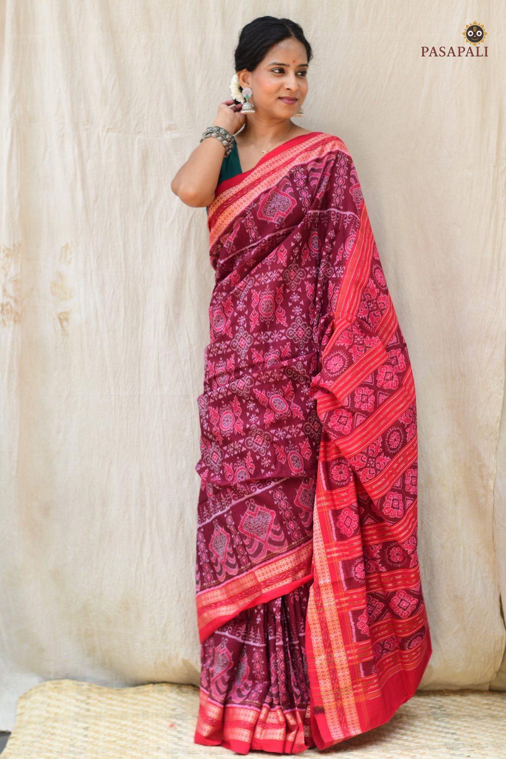 Shubhashree maroon Sambalpuri cotton saree — full hero view, Bandha double ikat weave by Bhulia weavers, Pasapali