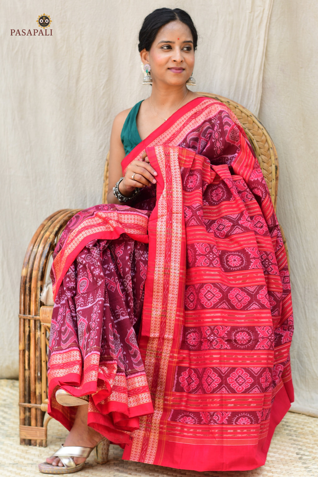 Shubhashree mercerized cotton Sambalpuri saree — texture close-up showing 120x120 thread count Bandha weave, Pasapali