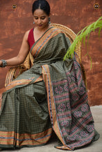 Load image into Gallery viewer, Smritirekha Sambalpuri Bandha double ikat body weave detail — jala checks in Greenish Grey — Pasapali
