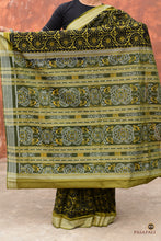 Load image into Gallery viewer, Rudraksha border motif close-up on Suryalata Black Sambalpuri cotton saree — Bandhakala technique, Pasapali
