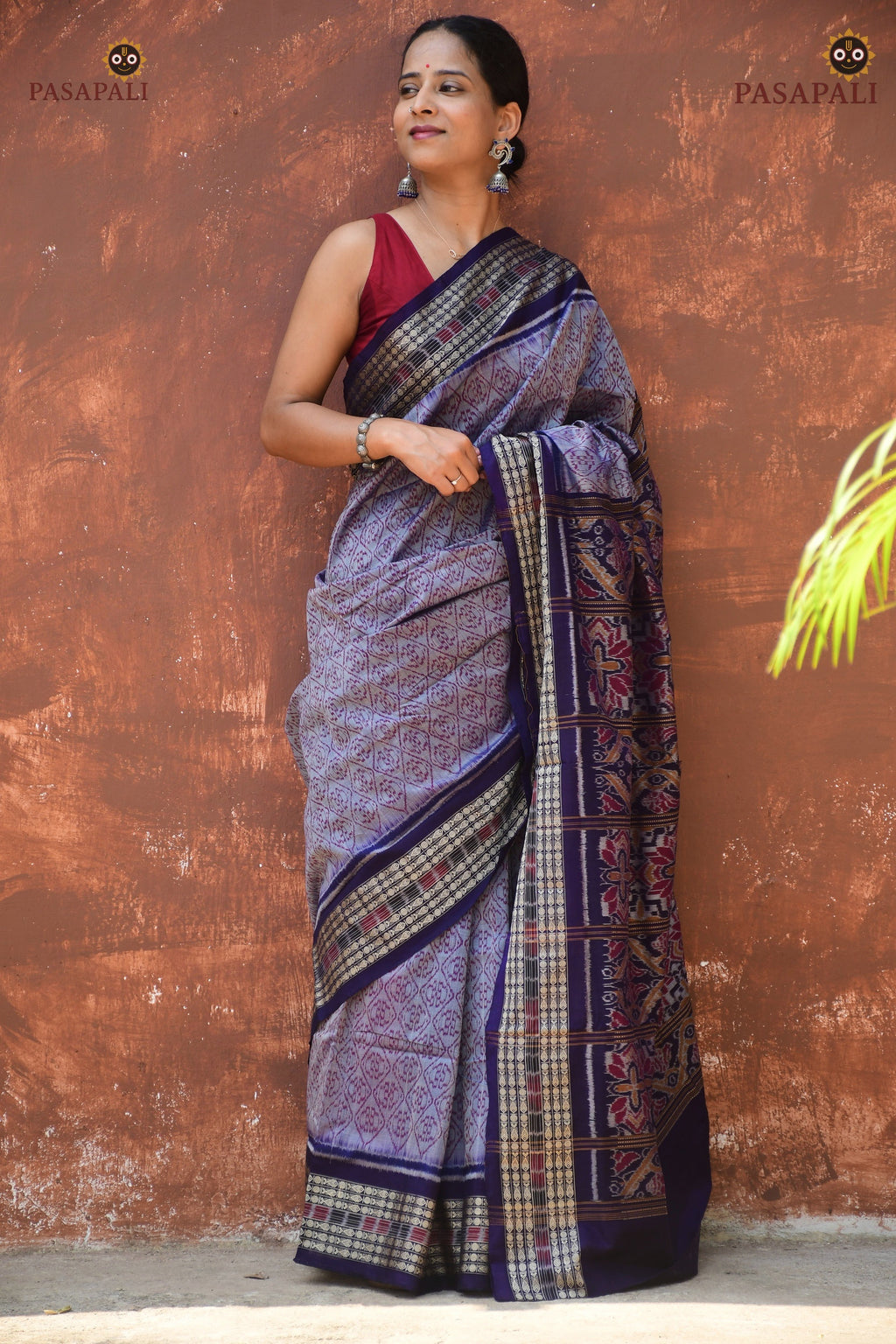 Sutrabandha hero view — GI certified Sambalpuri Bandha saree in mercerized cotton, Pasapali collection