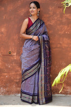 Load image into Gallery viewer, Sutrabandha pallu close-up — floral ikat motifs in navy and light blue, Sambalpuri double ikat cotton
