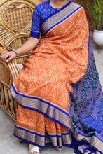 Load image into Gallery viewer, Paan patri and Rudraksha motif detail on Tambuli Sambalpuri Bandha saree — authentic Sambalpuri handloom by Pasapali

