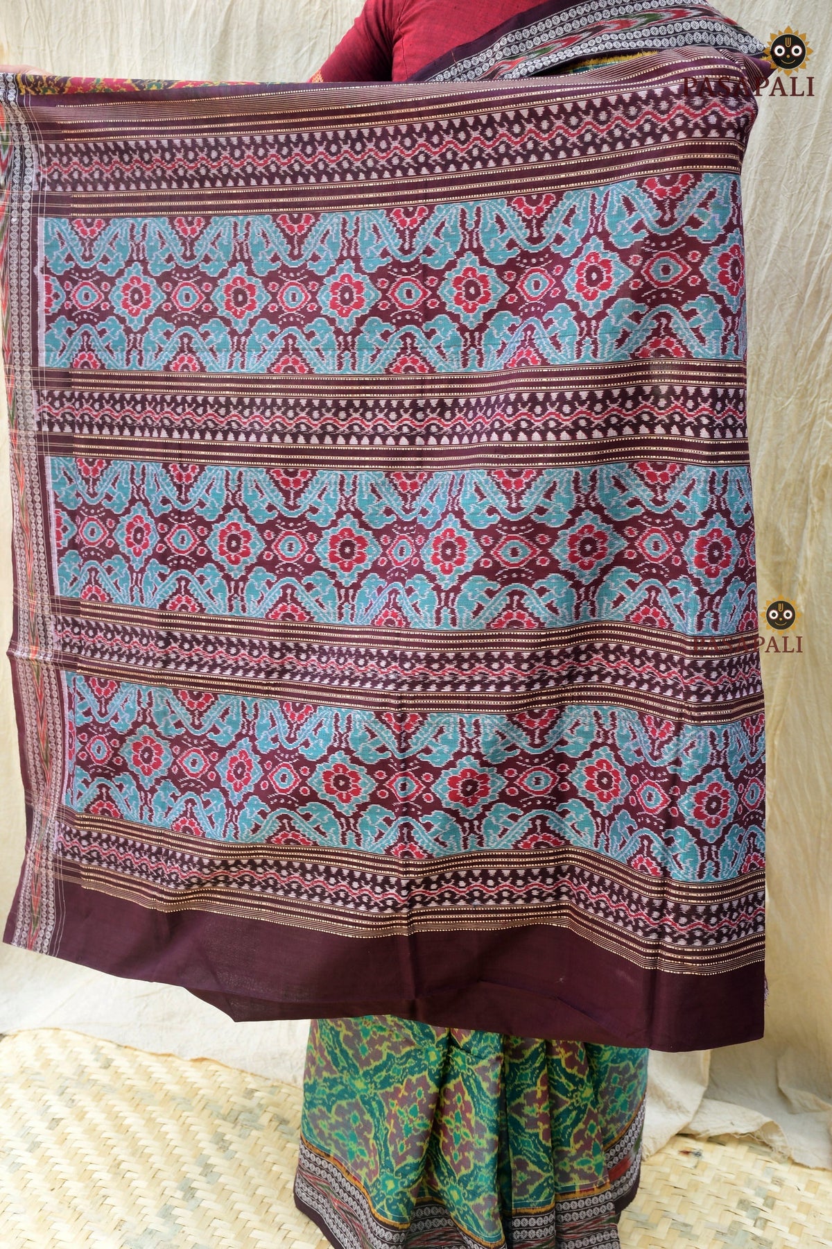 Front drape of Vanalata GI certified Sambalpuri cotton saree — green maroon Plula motif, Pasapali