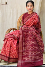 Load image into Gallery viewer, Vasumati Maroon Bandha saree by Pasapali — body weave detail showing double ikat thread alignment
