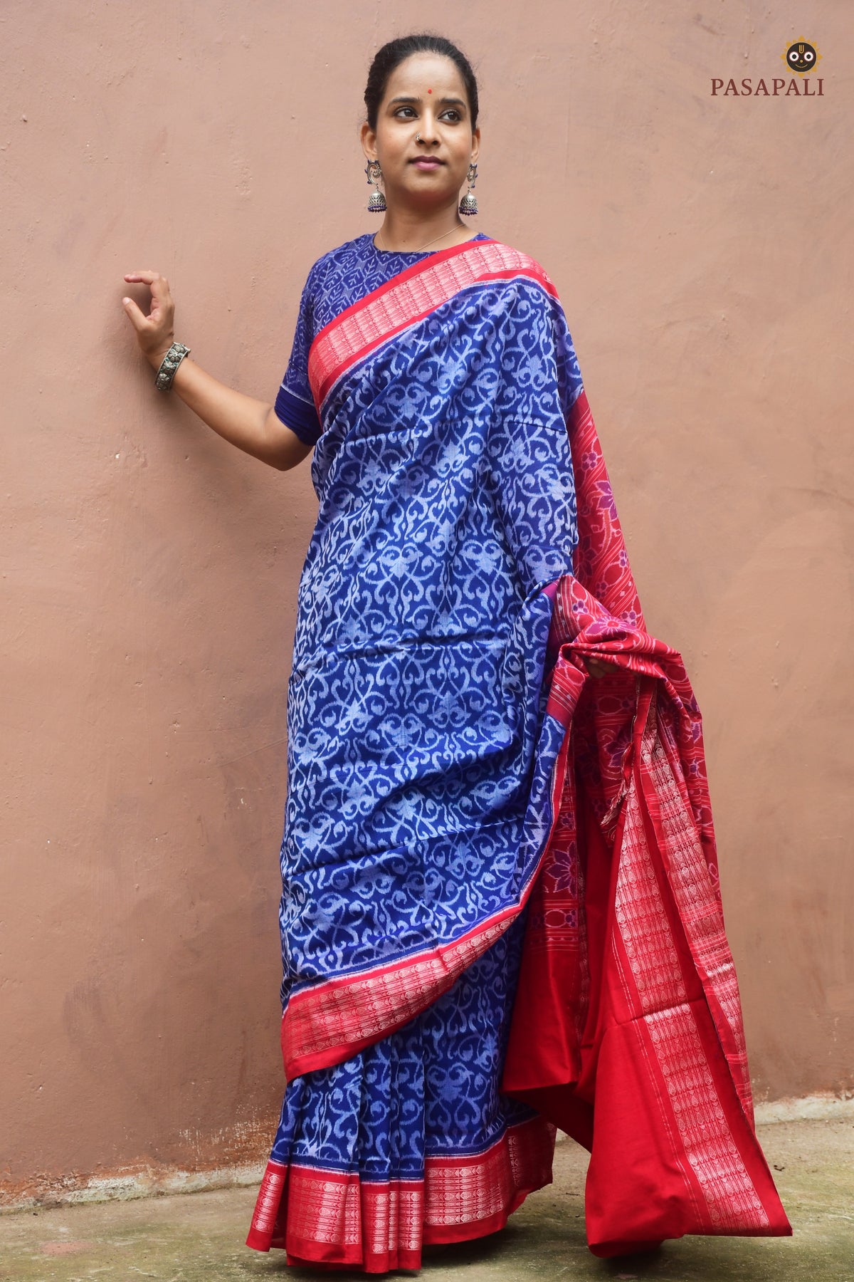 Traditional phula pallu close-up on Yashodhara Sambalpuri Bandha mercerized cotton saree by Pasapali