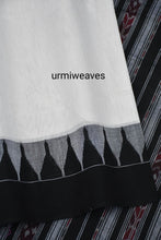 Load image into Gallery viewer, Shanti - Sambalpuri Phoda kumbha saree - Urmiweaves

